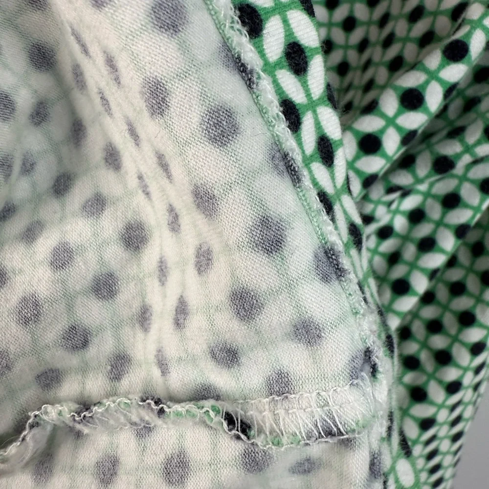 Jones New York T-shirt geometry style dotted Green Geometric Short Sleeve Top - Picture 9 of 10